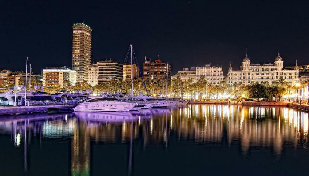 Super Centrico, Luminoso, Amplio, Terrazas Y Patio Apartment Alicante Exterior foto